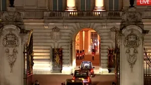 Sicriul reginei Elisabeta ajunge pentru ultima dată la Palatul Buckingham