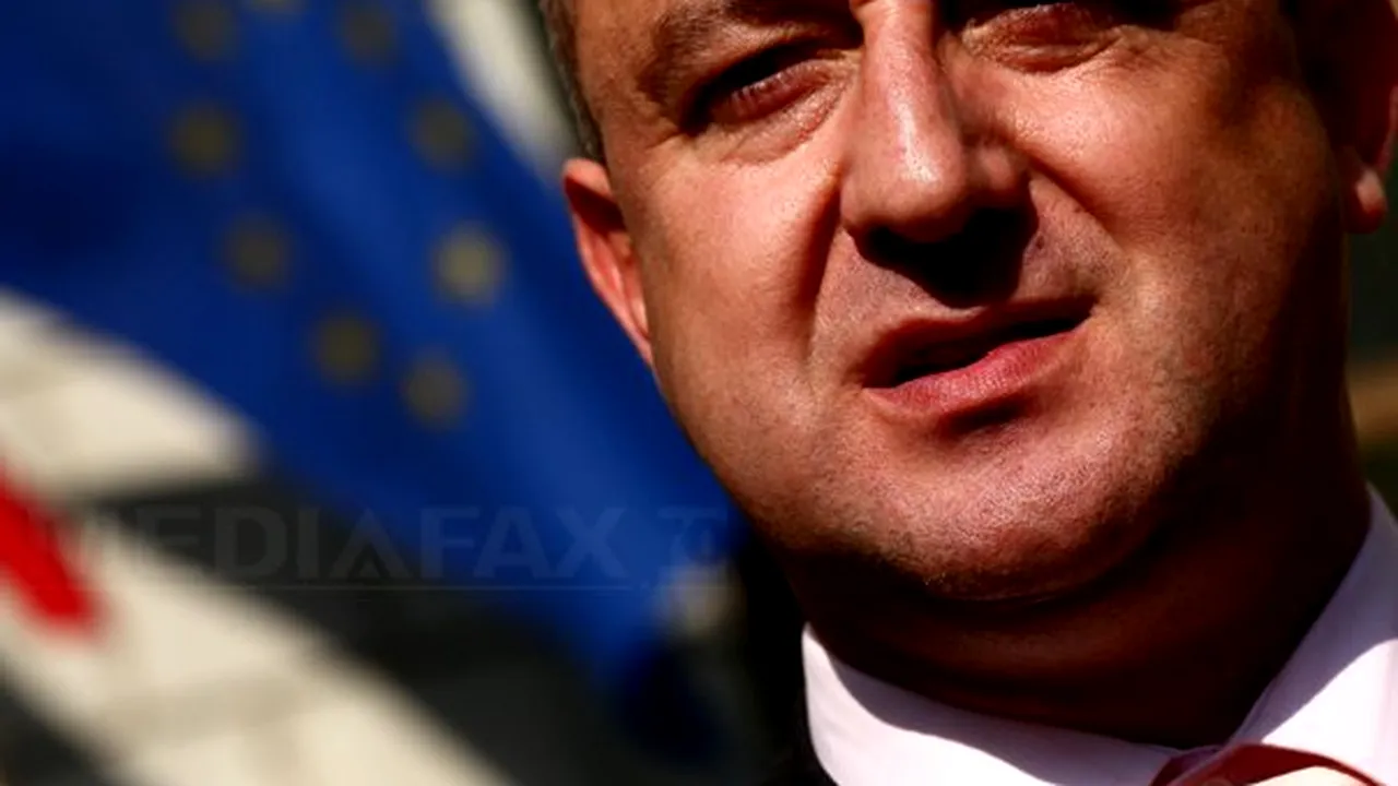 Blejnar: Oferta făcută angajaţilor din Finanţe este valabilă doar dacă vineri dimineaţă reiau munca
