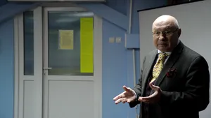 Medicul Mihai Lucan, despre cei 5.000 de euro găsiţi asupra sa: Am făcut peste 75.000 de operaţii