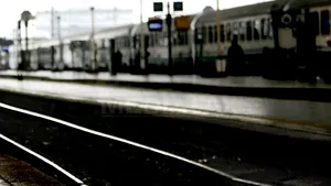 Un bărbat a împins-o pe o româncă în faţa unui tren, în Italia. Femeia a fost salvată în ultima clipă