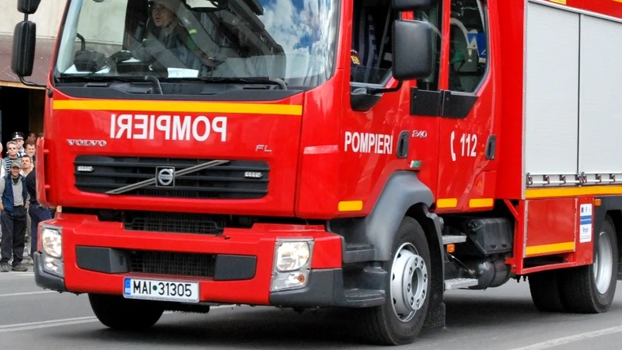 Trei incendii simultane în Galaţi. Autorităţile spun că incendiile au fost provocate intenţionat