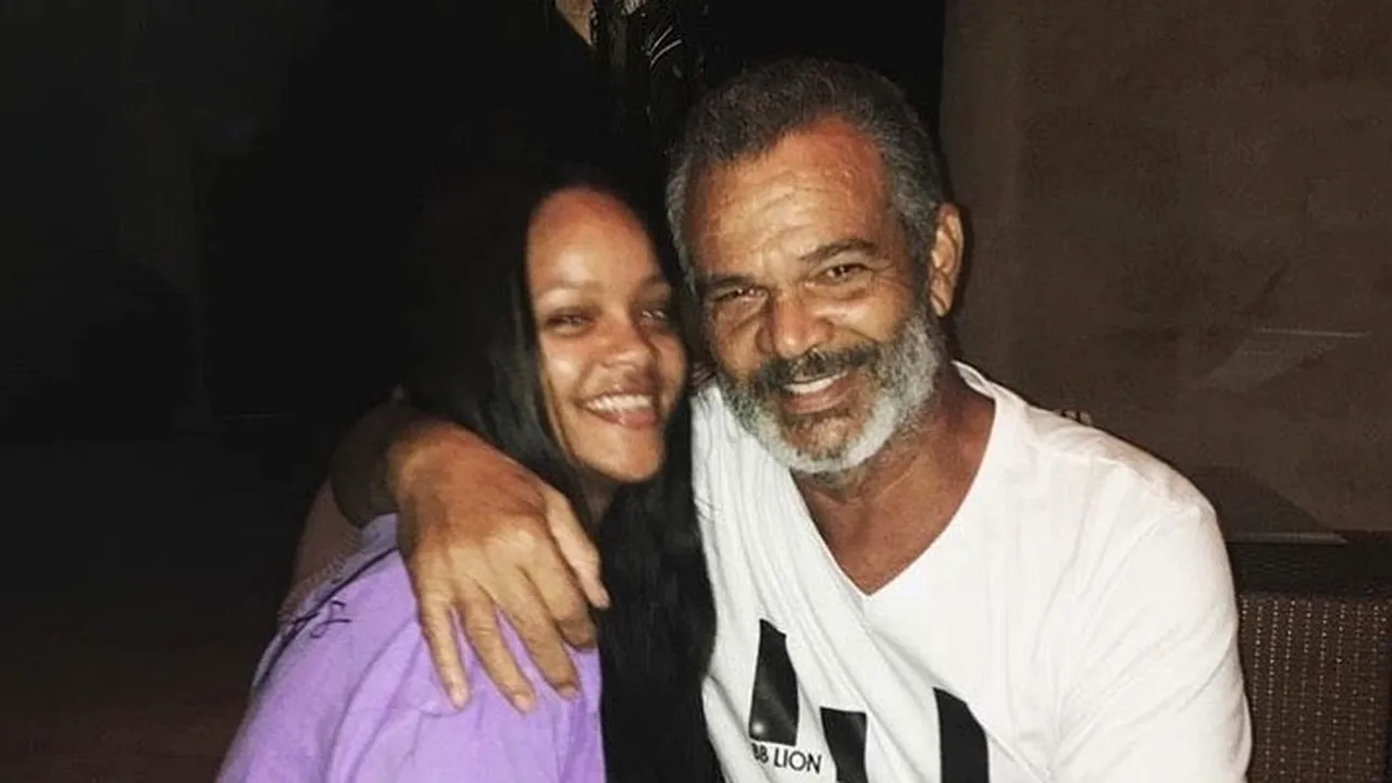 Rihanna şi-a dat în judecată tatăl. Acesta s-ar fi folosit de ceva care îi aparţine artistei pentru a-şi lansa o afacere