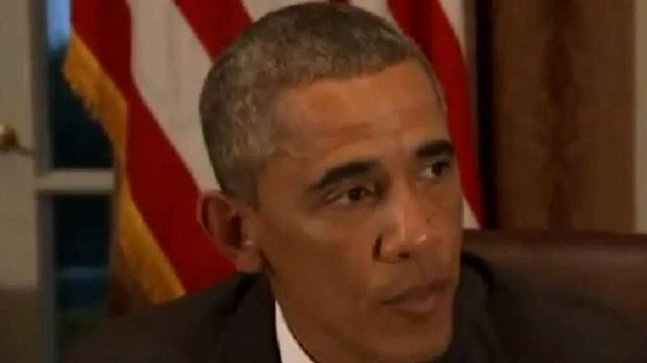Barack Obama a îmbrăţişat şi a pupat două asistente medicale care au tratat bolnavi de Ebola - VIDEO