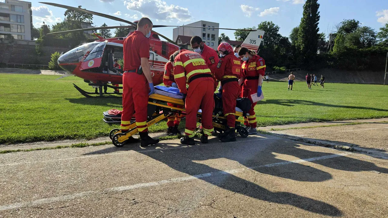 Şase copii în stare gravă, intoxicaţi cu medicamente în Călăraşi: intervin 3 elicoptere SMURD / Copiii ar fi luat pastile pentru tuberculoză