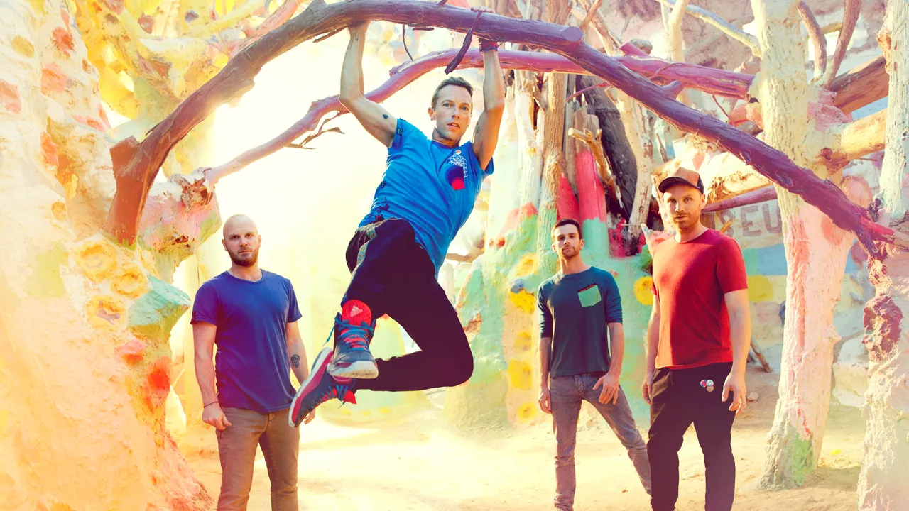 Ascultă SMART RADIO. Coldplay sărbătoreşte fiecare religie, rasă şi culoare în noul videoclip 