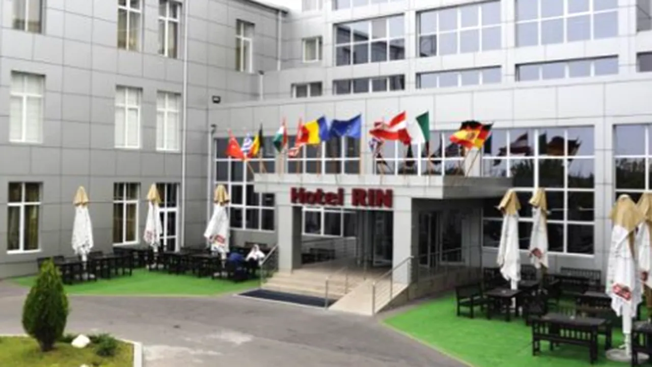 Reţeaua hotelieră Rin îşi reduce tarifele cu 50% pentru cazarea celor blocaţi în trafic