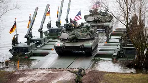 Trupele NATO se apropie de Rusia, au trecut fluviul Vistula din Polonia, în cadrul exerciţiului Steadfast Defender 24