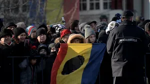 Proiect de lege: Asociaţiile care instigă la ură, violenţa, dizolvate la cerere, prin decizii judecătoreşti