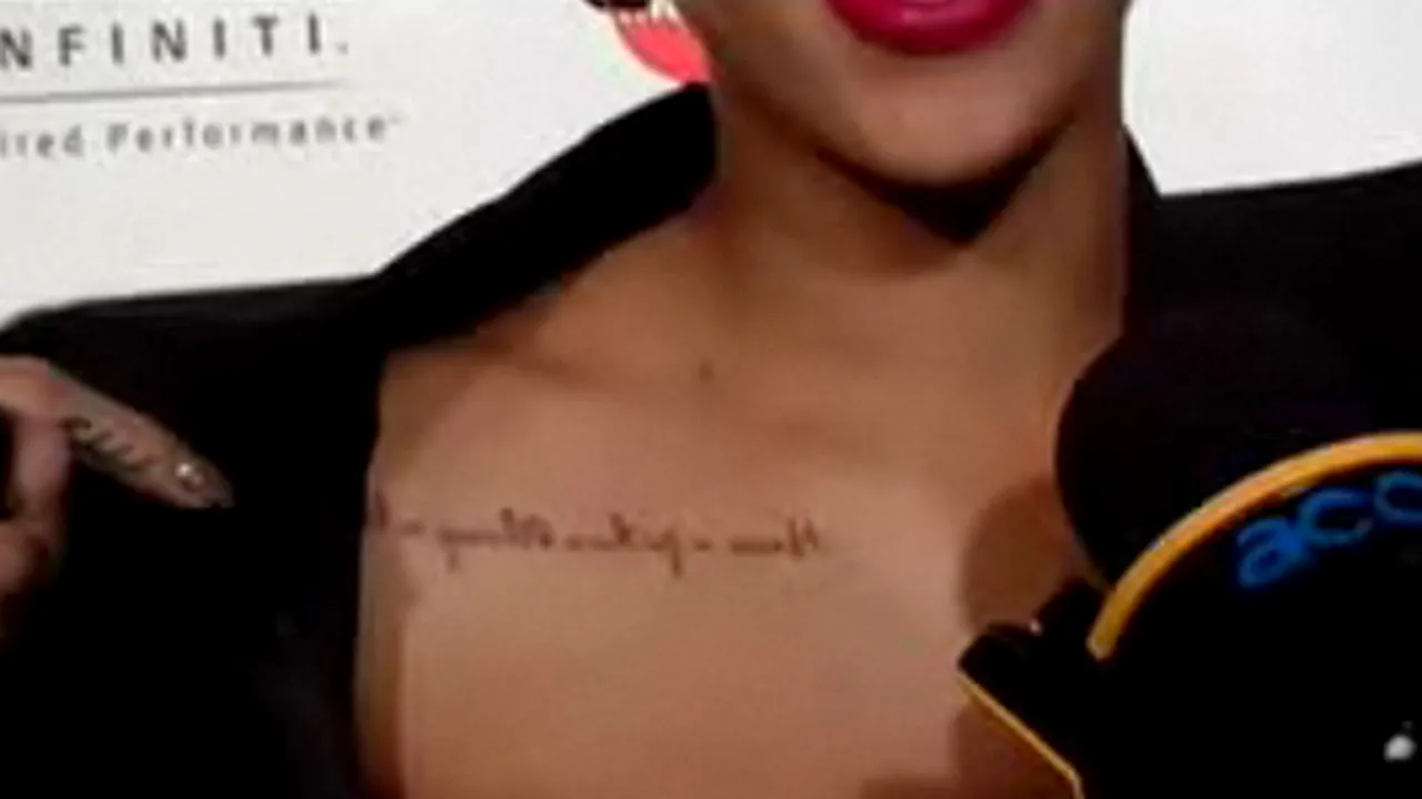Rihanna şi-a făcut un tatuaj nou