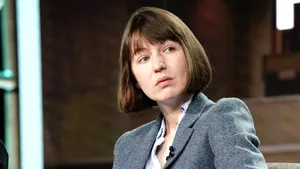 Scriitoarea irlandeză Sally Rooney, cu simpatii marxiste, boicotează Israelul: ultimul său roman nu va fi tradus în ebraică