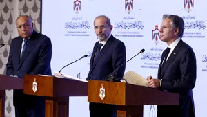 Liderii arabi fac presiuni la Blinken pentru încetarea focului în Gaza după exploziile din şcoli