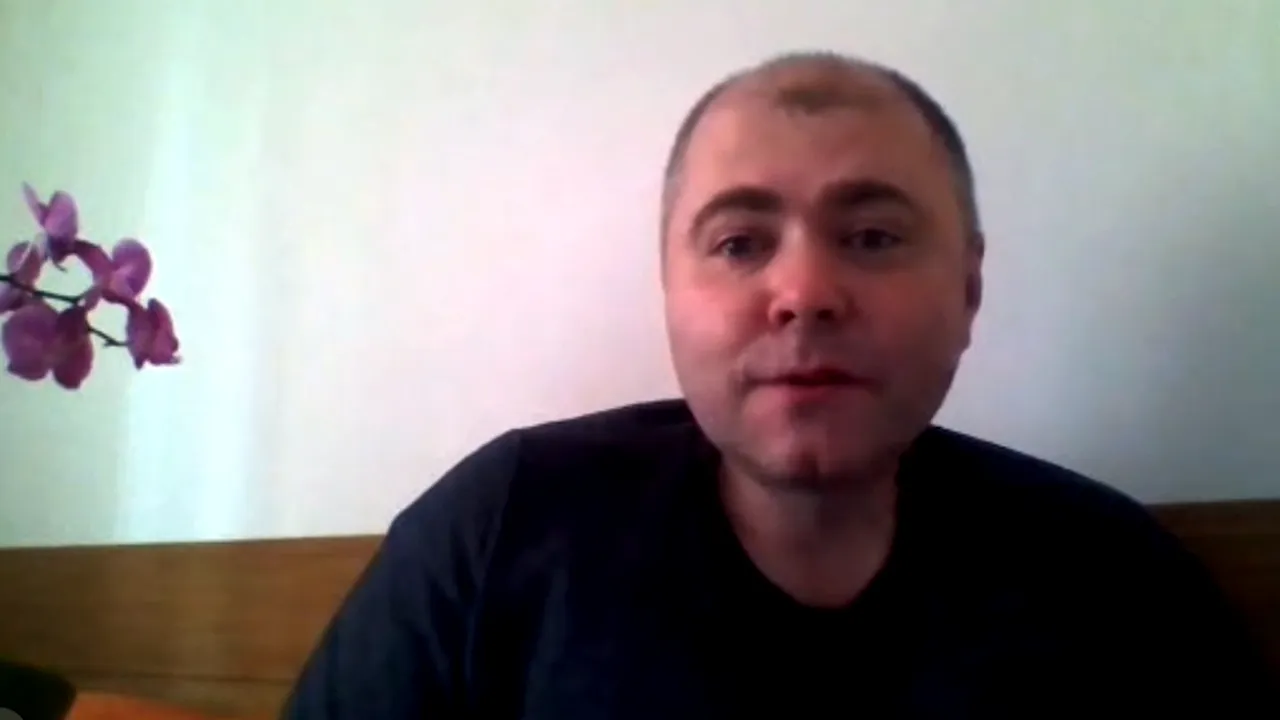 Entertainment de carantină. Artistul folk Marius Matache ţine concerte din propria sufragerie