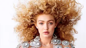 Topmodelul Gigi Hadid, într-un pictorial incendiar - GALERIE FOTO 
