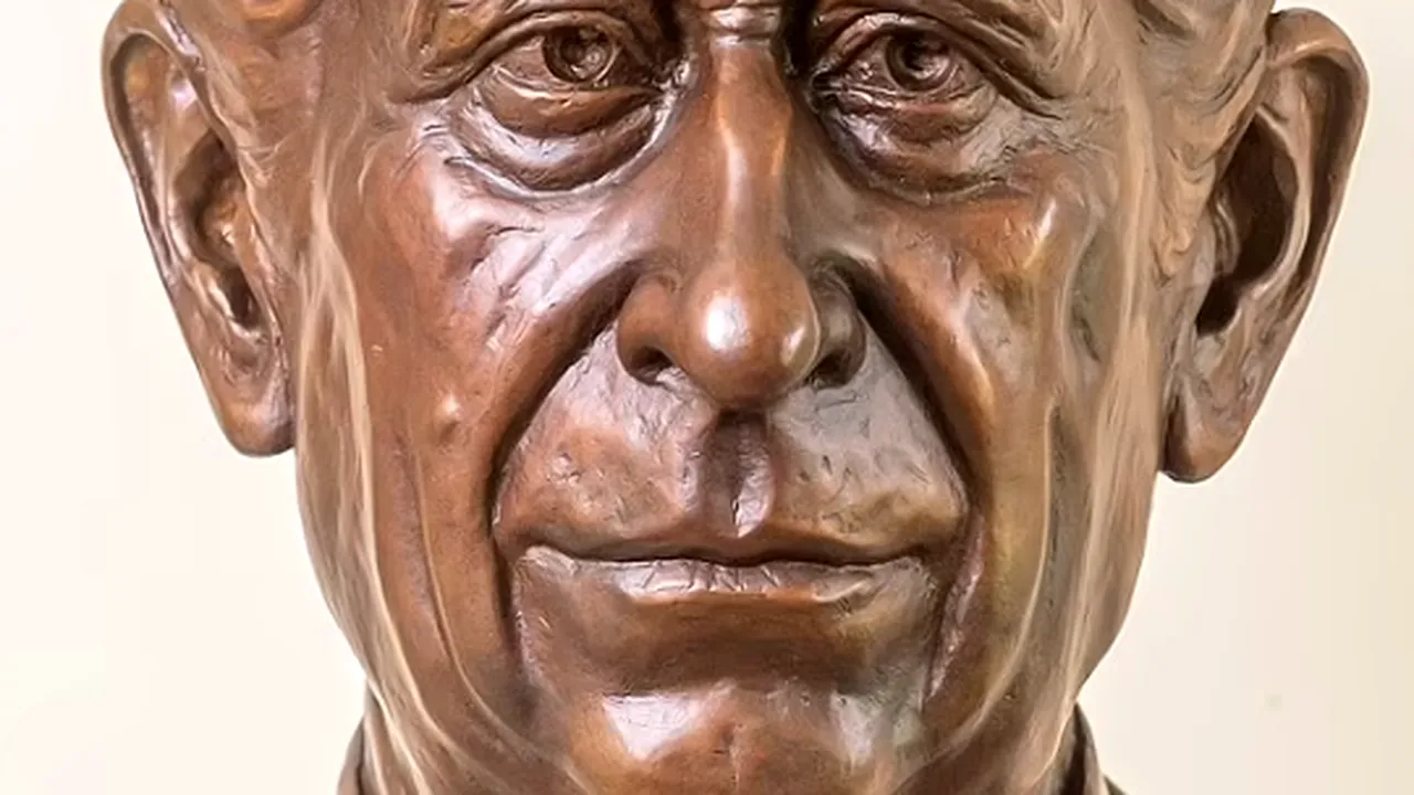 Primul bust oficial al Regelui Charles a fost aprobat de Palatul Buckingham