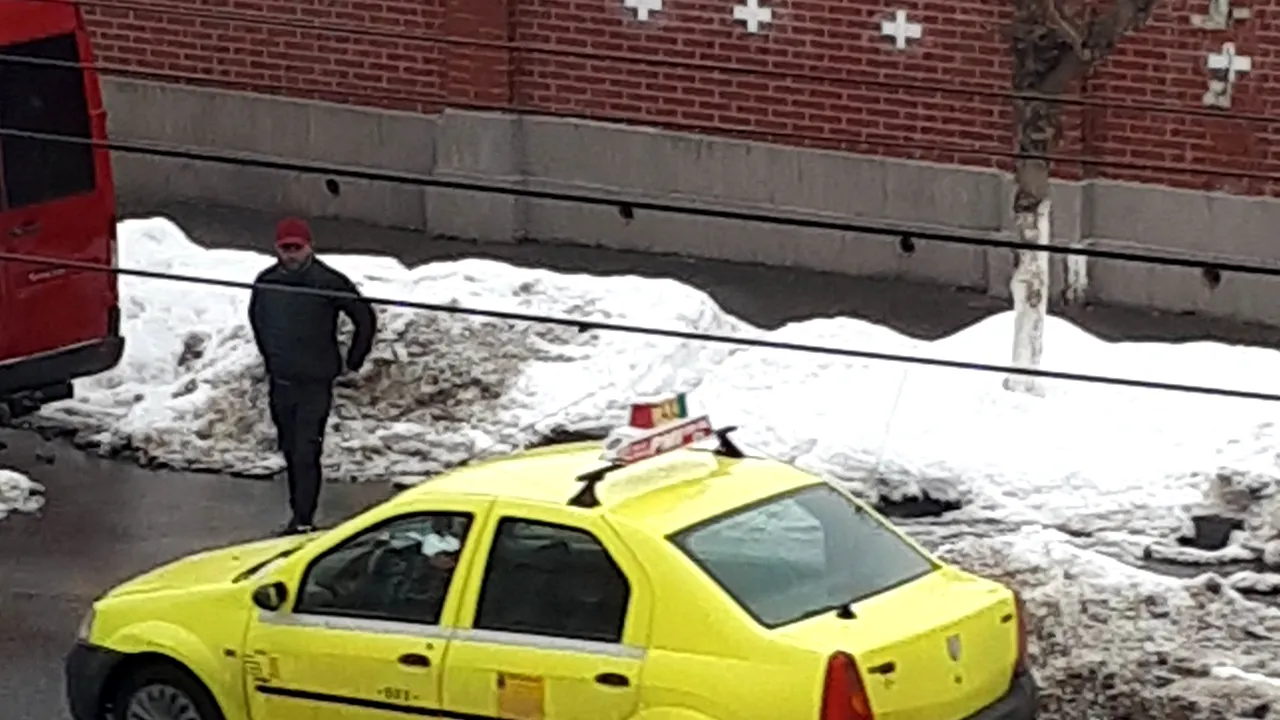 Hoţ din buzunare, reţinut după ce o femeie care l-a fotografiat a pus imaginile pe internet