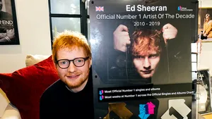 Ed Sheran lansează un nou album. Artistul care în trecut a dormit pe străzi deţine un imperiu imobiliar şi se ocupă cu apicultura