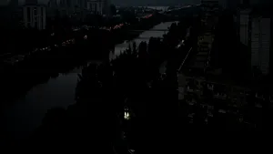 Suprasolicitarea rețelei provoacă pene de curent în Kiev și alte regiuni ucrainene