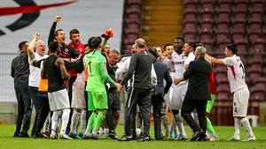 Şumudică şi Maxim, în optimile Cupei Turciei