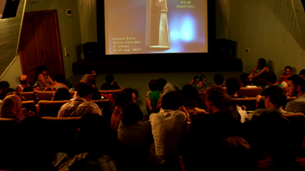 Filme poetice şi poveşti despre absurditatea vieţii, la Anonimul