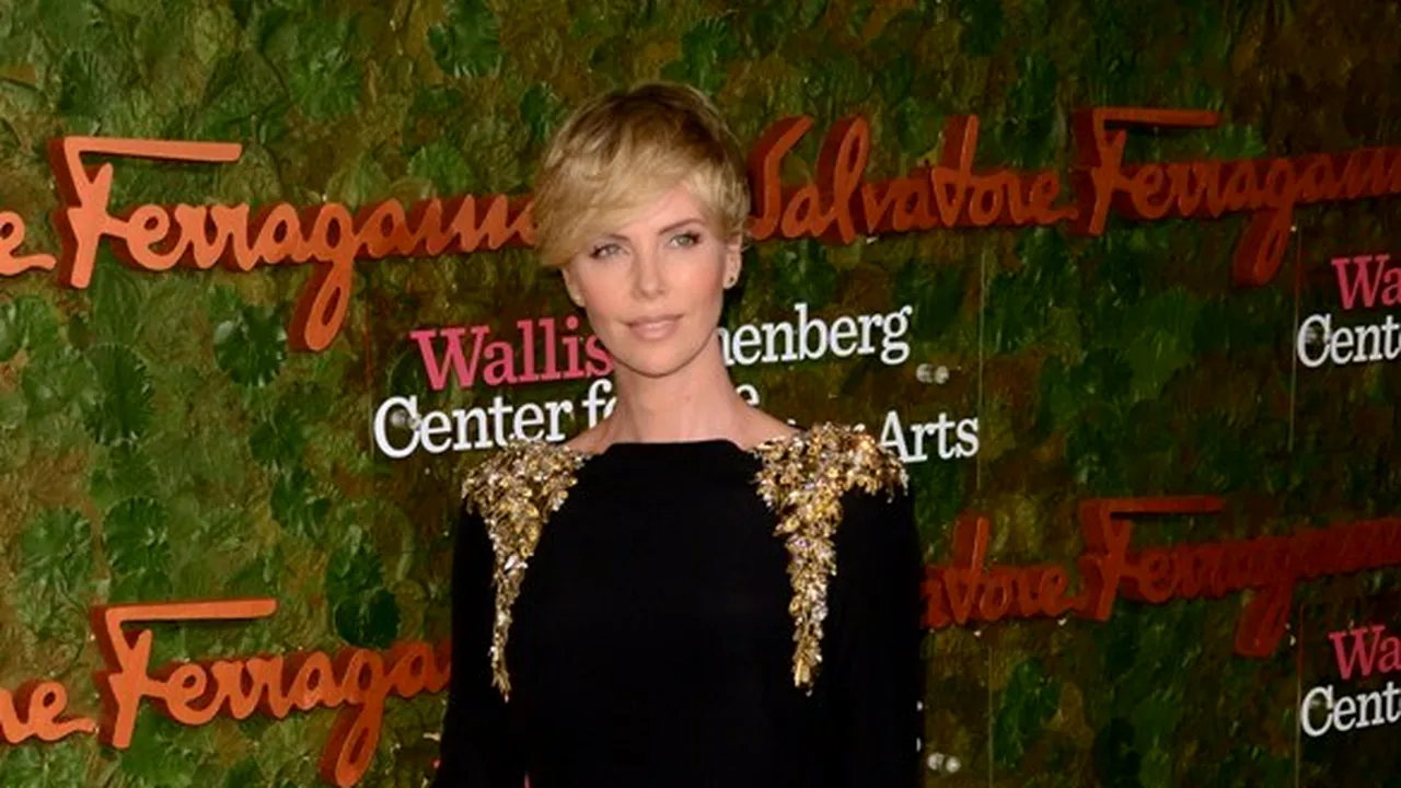 Charlize Theron, nemulţumită că trebuie să se radă iar pe cap pentru filmul 