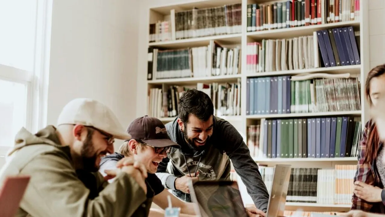 Cum funcționează sistemul de învățământ universitar în Spania pentru studenții străini