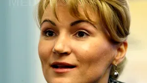 Deputatul Andreea Paul şi-a amintit că a născut luni şi nu sâmbătă, aşa cum scria recent pe Facebook