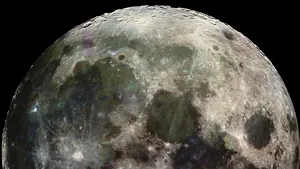 Un radar a descoperit gheaţă la polul nord al Lunii