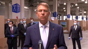 Iohannis, la o unitate de suport medical, ridicată de două companii private şi ONG-uri într-o hală din Bucureştii Noi. „O facilitate total atipică”