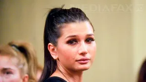 Andreea Vass: Cine a dus povara tinereţii şi pe frunte şi pe spate mai mult decât Elena Băsescu?!