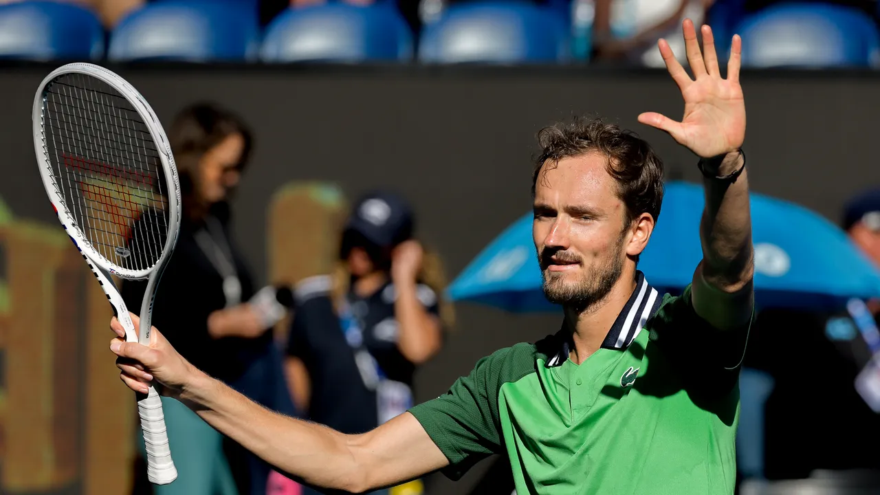 Alcaraz, rivalul lui Medvedev în semifinalele de la Wimbledon