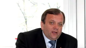 Flutur: Guvernul Ponta a transformat benzinăriile în sucursale de încasare a impozitelor