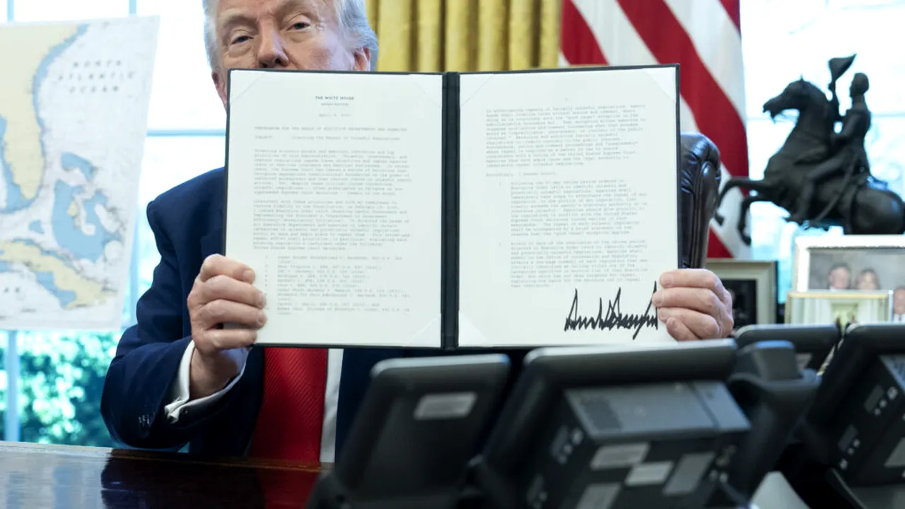 Trump a semnat ordinul prin care redenumește Departamentul Apărării în Departamentul de Război