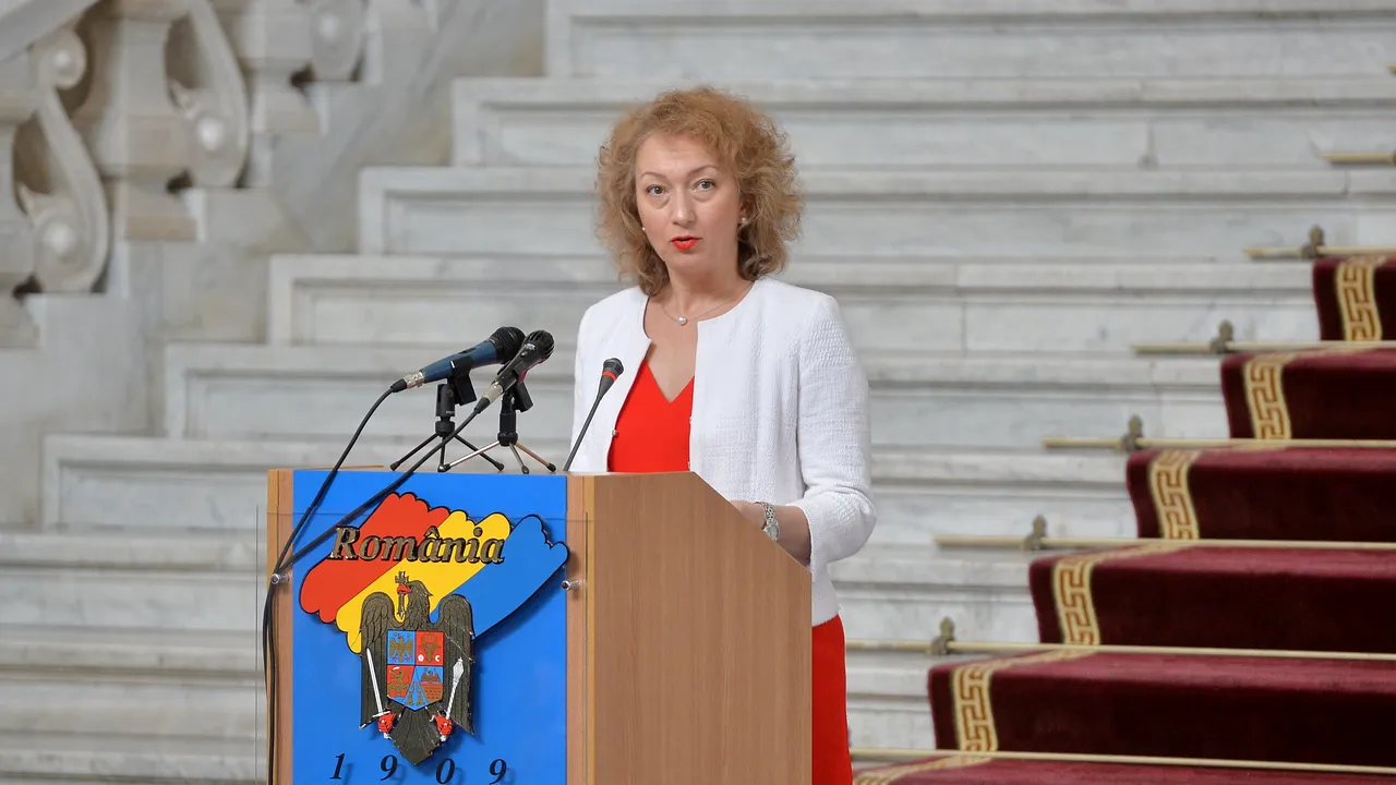 Simina Tănăsescu a demisionat din funcţia de consilier prezidenţial, în urma scandalului provocat de întâlnirea cu judecătorul CCR Petre Lăzăroiu