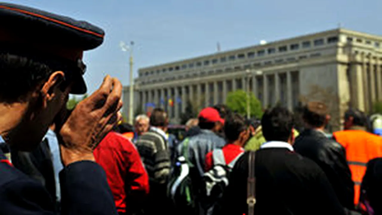 Nearly 8,000 Romanian Workers, Unemployed, Pensioners, Students Protest At Govt HQ
