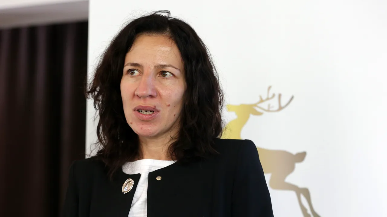 PNL s-a retras de la audierea Roxanei Mînzatu în Parlament