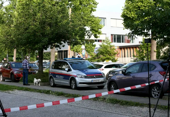 NEWS ALERT MAE: Doi români se află printre răniții în atacul armat de la școala din orașul austriac Graz