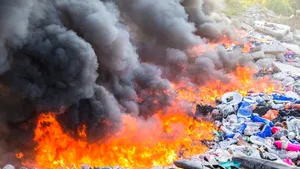„Arşi” la buzunar după ce au dat foc deşeurilor. Amenzi uriaşe după scandalul de la Sinteşti