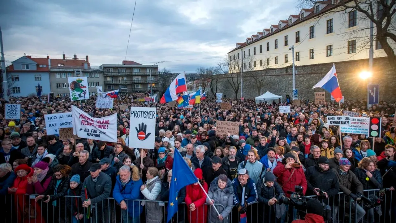 Proteste de amploare în Slovacia faţă de intenţia Guvernului de a reduce pedepsele pentru corupţie