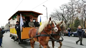 Paradă cu tramvaie de epocă, la Timişoara. Mesajul premierului, huiduit | GALERIE FOTO