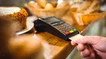 A cumpărat o prăjitură și a plătit 1.700 de euro: această greșeală a fost fatală
