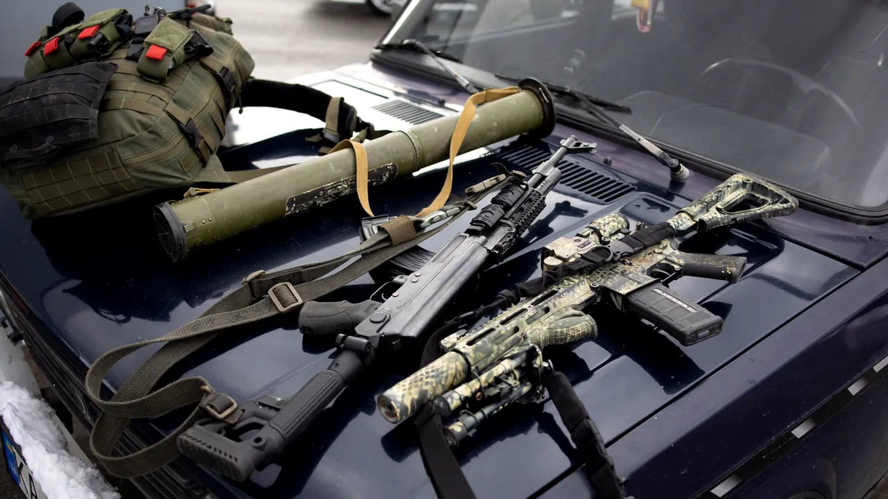Marea Britanie sancţionează companii acuzate că furnizează armament Rusiei