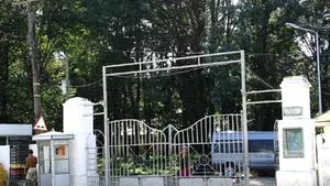 Angajaţi din Periş, Vidra şi Tâncăbeşti protestează la Centrul Bălăceanca