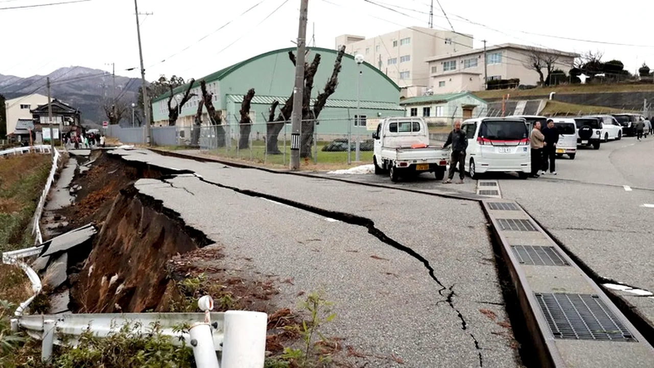 Japonia: Operaţiuni ample de salvare în zonele afectate de cutremure. Bilanţul deceselor a ajuns la 64