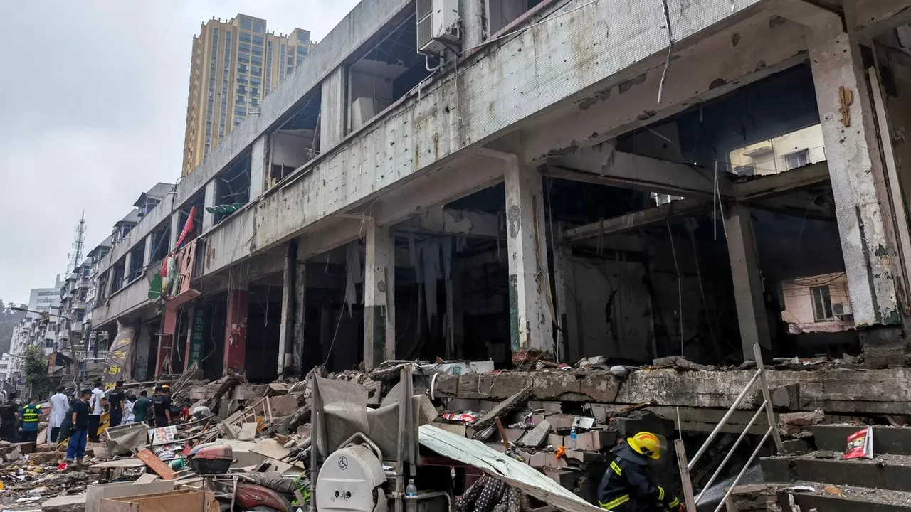Explozie puternică a unei conducte de gaz în China. Bilanţ provizoriu: 12 morţi şi 37 de răniţi grav