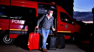 EXCLUSIV. Noul antrenor al echipei Universitatea Craiova, adus cu escortă la carantină: „Bergodi: Drumul a fost un masacru. Am schimbat cinci ambulanţe”