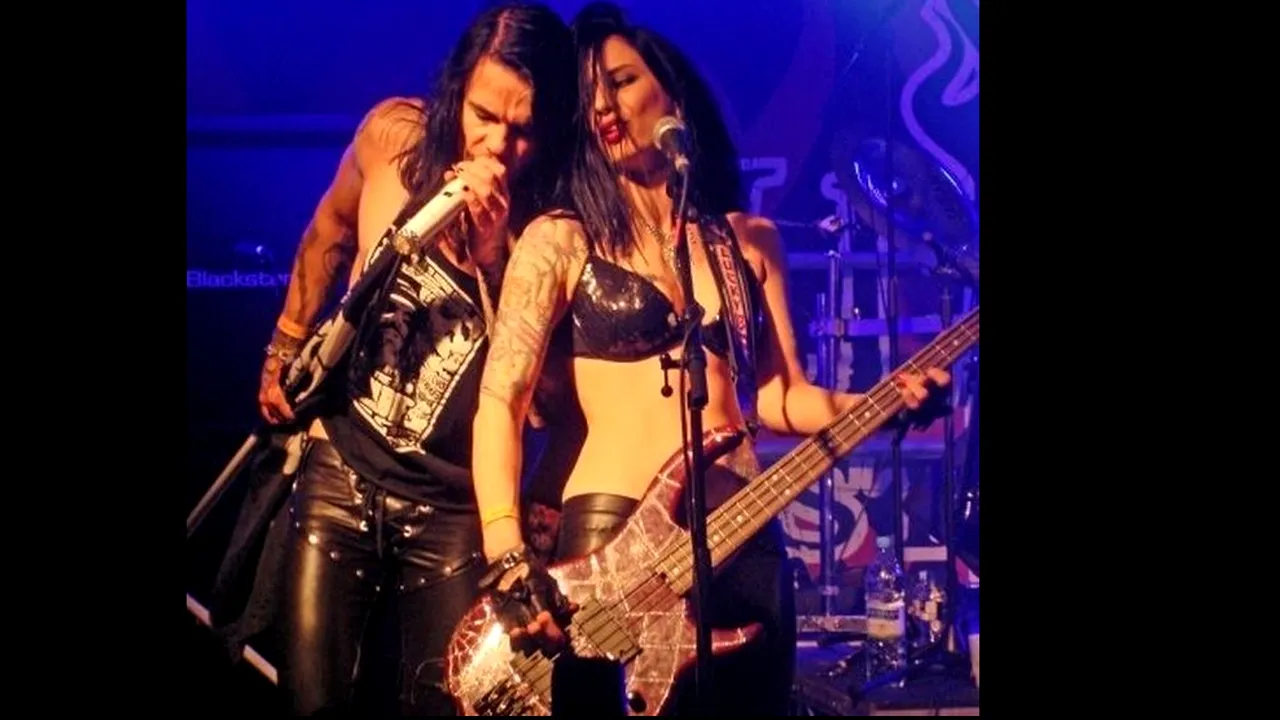 Rocker de 48 de ani, mort după o complicaţie rară suferită după vaccinarea cu AstraZeneca