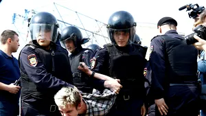 REŢINERI MASIVE, după un protest anti-Putin în Rusia. 1600 de oameni au fost ridicaţi de Poliţie / Aleksei Navalnîi, liderul opoziţiei, reţinut şi el | FOTO
