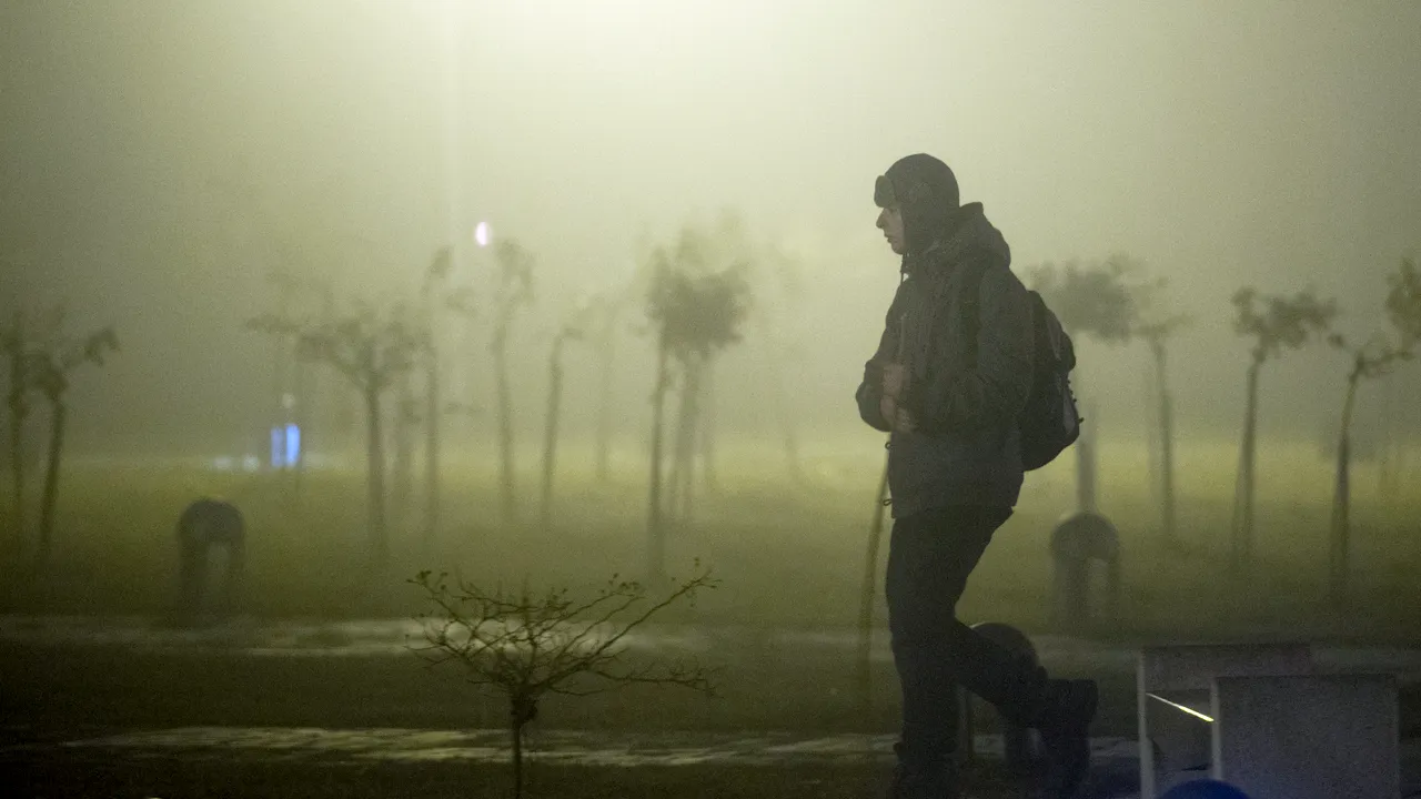 Poluare „de weekend” în Bucureşti. Protecţia Mediului anunţă creşteri ale poluanţilor de vineri seara până sâmbătă dimineaţa