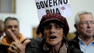 Portugalia: Patru ministere au fost ocupate temporar de manifestanţii anti-austeritate