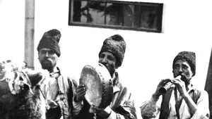 Primii lăutari din Bucureşti, romi talentaţi care improvizau o cântare, dar au dat un rost muzicii populare 